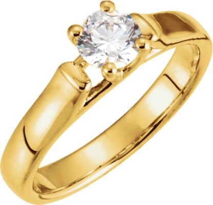 Anillo de Compromiso Solitario de Diamante Natural en Oro Amarillo de 14K