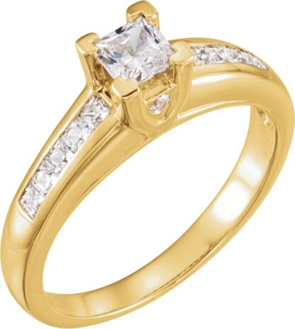 Anillo de Compromiso de Diamantes en Oro Amarillo de 14K